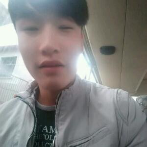 單身的小宅男