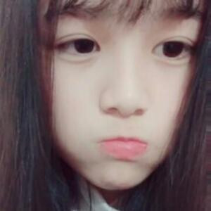 格子衬衫齐刘海