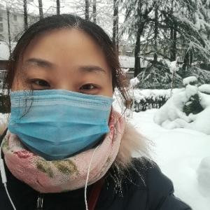 月色淡淡和小薇