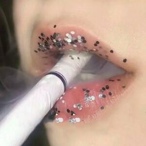 妃唇宛若帝王血