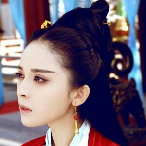 美人如云隔端