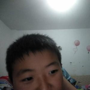 余络琦