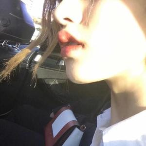 胸很大嘴很甜