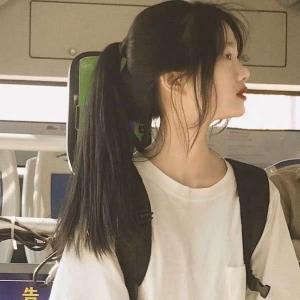 月亮哭红了眼