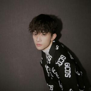 卡卡西ヘ(_ _ヘ)