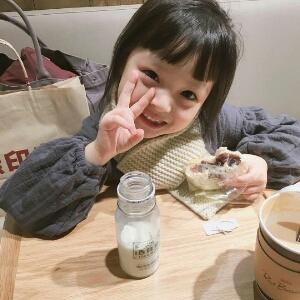 扶哀家去遛狗