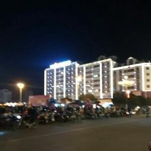 i381244050黄