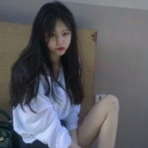 娇小女孩