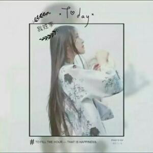 柠檬树上的少女