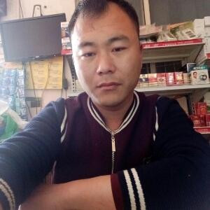 李小伟