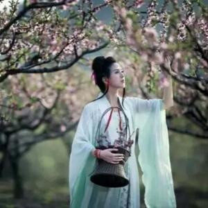 诗展浓郁香迷人