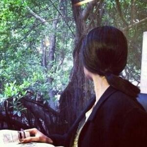 长裙青黛色