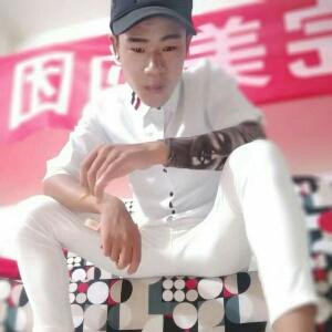爱笑的亲亲