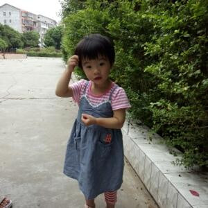 摘女孩的小蘑菇