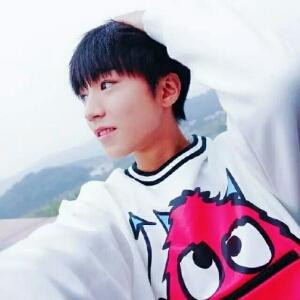 小凯一笑很倾城