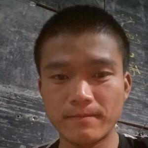李华