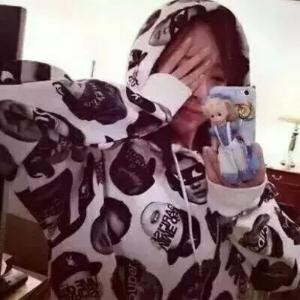 揣个兜兜扮小子