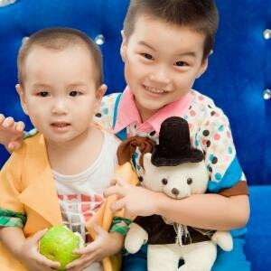 香烟只为掩饰受过的伤
