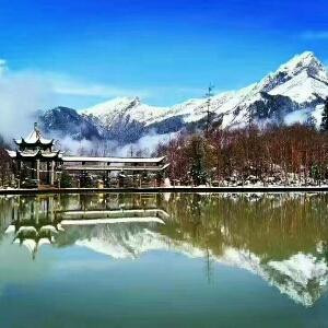 拔剑四顾敌胆寒