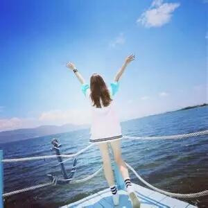 彩云伴海鸥