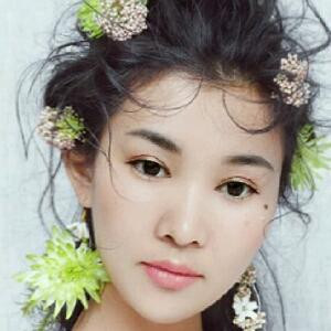 何故薄幸锦衣郎,比翼连枝当日