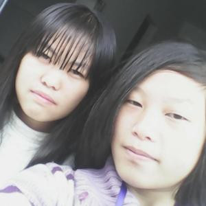 依依