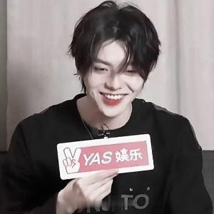 眼里只有梁梁子