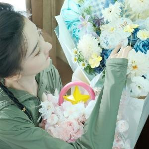 窝在狐狸怀里