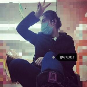 孤独和酒我都有