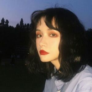 持刀美人.