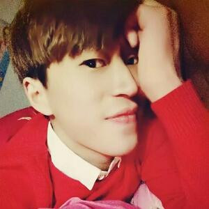 深夜小酒馆，只饮烈酒不谈过往