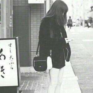 陌离