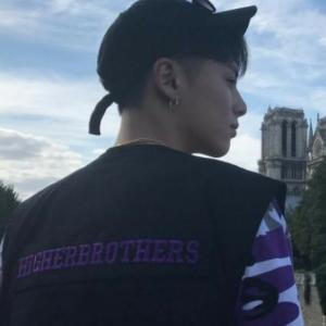 先生眼睛有星辰