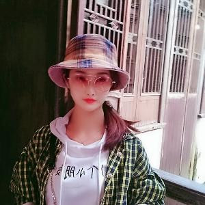 桃花依舊笑春風