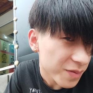 闫皇