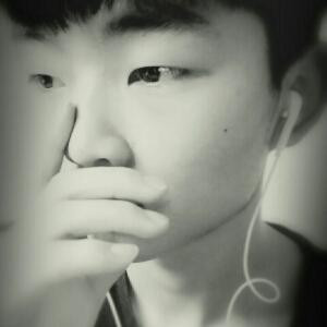 笑容背后的伤痛