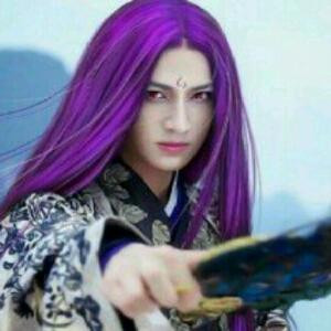 傻瓜？！的@~}少年？_@