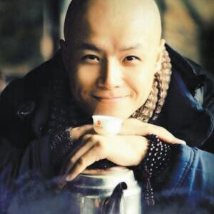 少男旧巷等她