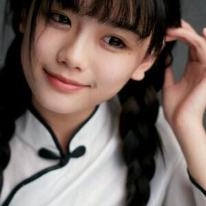 莉莉莉咯