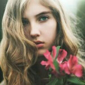 别让眼泪沾湿回忆