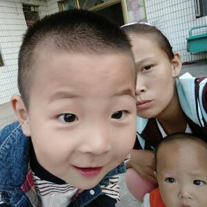 晏丽