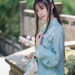 可怜楼上月徘徊