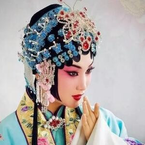 若雪白狐