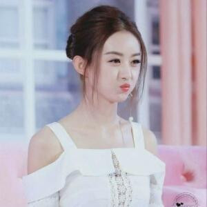蓝天下的女孩