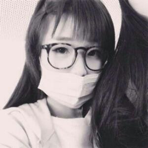 若霄玮