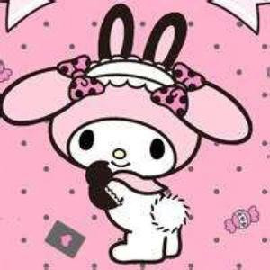 穿碎花的小兔