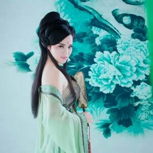 青栀琉璃裙