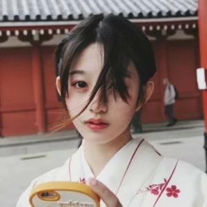 奶昔味的刘乐乐