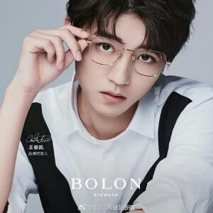 對你╰微笑蒓屬♀妳很可笑