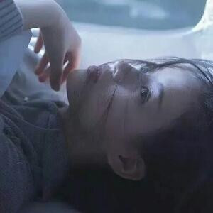 伊人浅笑
